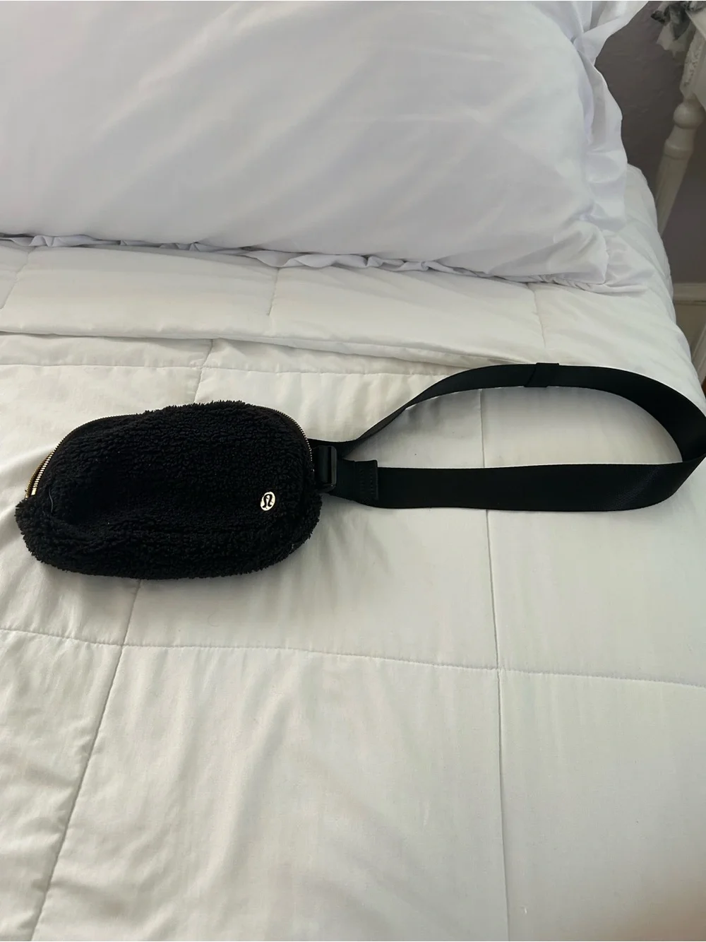lululemon athletica Black Sherpa Belt Bag
